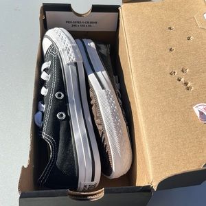 Converse shoes, black unisex US 12 youth brand new.